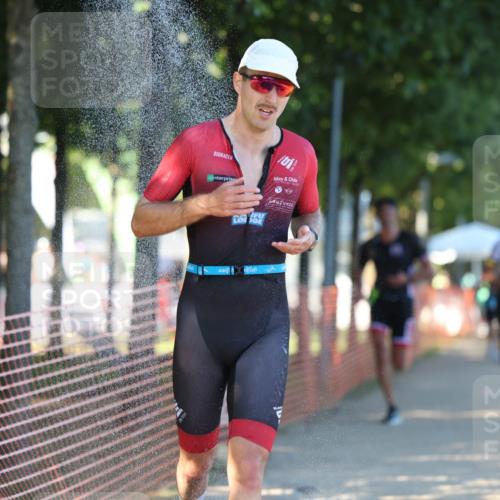 07.09.2025 - 19. Norderstedt Triathlon Michael Strokosch http://msf.ph/oto/8815484 07.09.2025 16:30:51 Laufen 549, 1050, 1573, 1586, 1592 meine-sportfotos.de