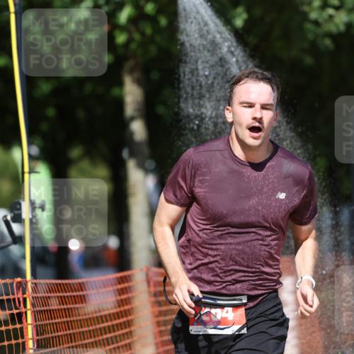 07.09.2025 - 19. Norderstedt Triathlon Michael Strokosch http://msf.ph/oto/8815487 07.09.2025 13:37:24 Laufen 264, 305, 1389 meine-sportfotos.de