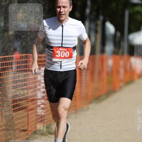 07.09.2025 - 19. Norderstedt Triathlon Michael Strokosch http://msf.ph/oto/8815491 07.09.2025 11:45:02 Laufen 300, 1274 meine-sportfotos.de