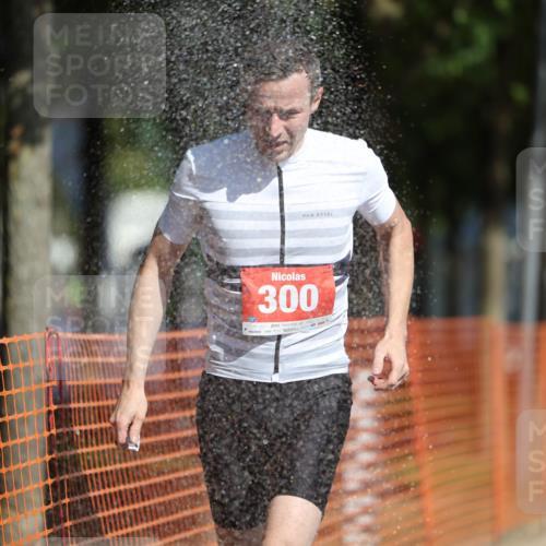 07.09.2025 - 19. Norderstedt Triathlon Michael Strokosch http://msf.ph/oto/8815505 07.09.2025 11:45:02 Laufen 300, 1274 meine-sportfotos.de