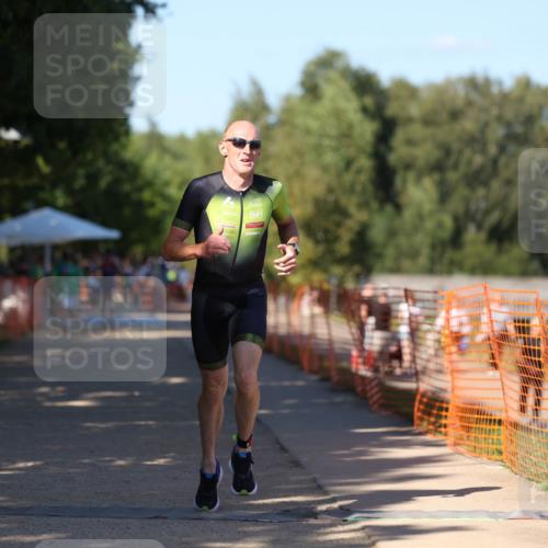 07.09.2025 - 19. Norderstedt Triathlon Michael Strokosch http://msf.ph/oto/8815506 07.09.2025 15:33:07 Laufen 1483 meine-sportfotos.de