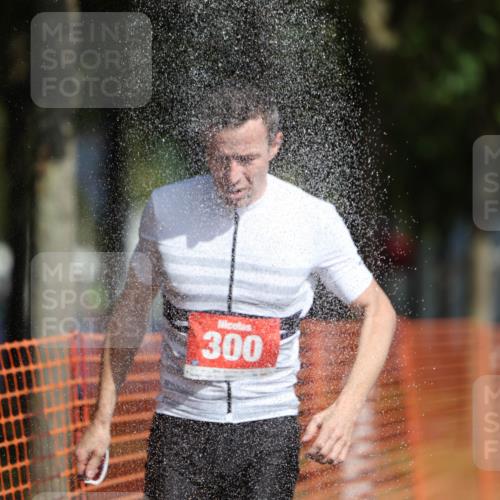 07.09.2025 - 19. Norderstedt Triathlon Michael Strokosch http://msf.ph/oto/8815509 07.09.2025 11:45:03 Laufen 300, 1274 meine-sportfotos.de