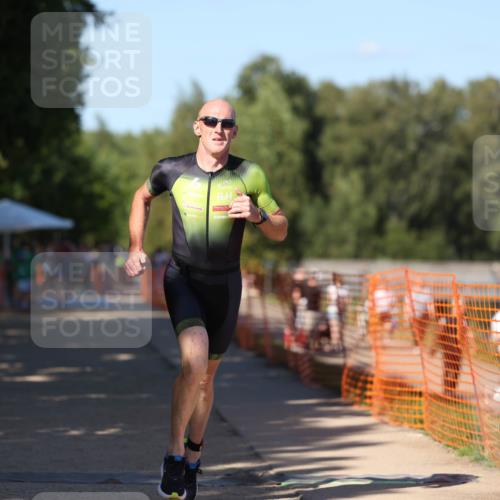07.09.2025 - 19. Norderstedt Triathlon Michael Strokosch http://msf.ph/oto/8815516 07.09.2025 15:33:07 Laufen 1483 meine-sportfotos.de