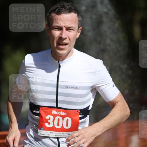 07.09.2025 - 19. Norderstedt Triathlon Michael Strokosch http://msf.ph/oto/8815541 07.09.2025 11:45:03 Laufen 300, 1274 meine-sportfotos.de