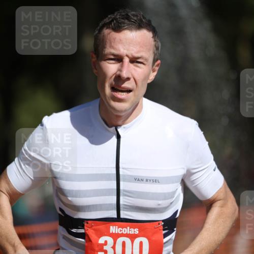 07.09.2025 - 19. Norderstedt Triathlon Michael Strokosch http://msf.ph/oto/8815553 07.09.2025 11:45:04 Laufen 300 meine-sportfotos.de
