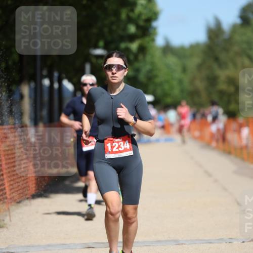 07.09.2025 - 19. Norderstedt Triathlon Michael Strokosch http://msf.ph/oto/8815556 07.09.2025 12:56:20 Laufen 1234, 1241, 1249, 1351, 1387 meine-sportfotos.de