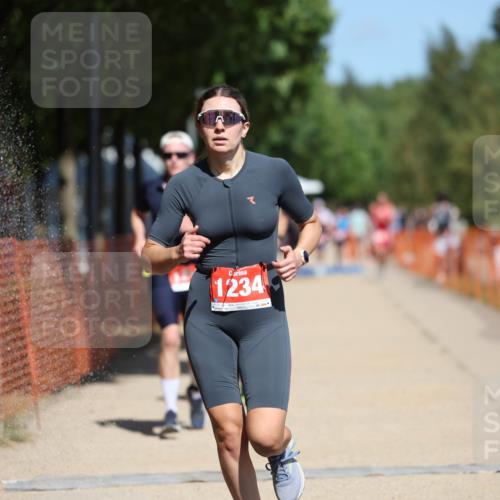 07.09.2025 - 19. Norderstedt Triathlon Michael Strokosch http://msf.ph/oto/8815562 07.09.2025 12:56:20 Laufen 1234, 1241, 1249, 1351, 1387 meine-sportfotos.de
