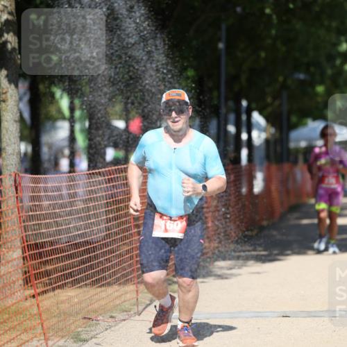 07.09.2025 - 19. Norderstedt Triathlon Michael Strokosch http://msf.ph/oto/8815637 07.09.2025 13:37:37 Laufen 160, 235 meine-sportfotos.de