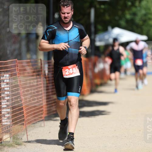 07.09.2025 - 19. Norderstedt Triathlon Michael Strokosch http://msf.ph/oto/8815649 07.09.2025 12:56:29 Laufen 244, 816, 1373 meine-sportfotos.de