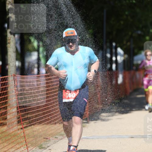 07.09.2025 - 19. Norderstedt Triathlon Michael Strokosch http://msf.ph/oto/8815655 07.09.2025 13:37:38 Laufen 160, 235 meine-sportfotos.de