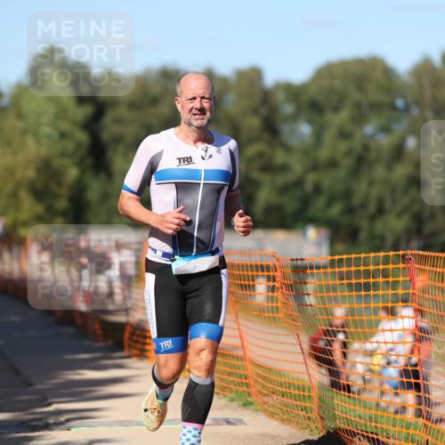 07.09.2025 - 19. Norderstedt Triathlon Michael Strokosch http://msf.ph/oto/8815716 07.09.2025 15:33:39 Laufen 1416, 1456 meine-sportfotos.de