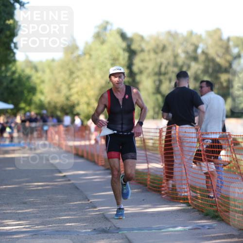 07.09.2025 - 19. Norderstedt Triathlon Michael Strokosch http://msf.ph/oto/8815723 07.09.2025 16:31:39 Laufen 415, 1097 meine-sportfotos.de