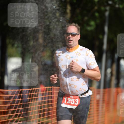 07.09.2025 - 19. Norderstedt Triathlon Michael Strokosch http://msf.ph/oto/8815725 07.09.2025 11:45:23 Laufen 1166, 1253 meine-sportfotos.de
