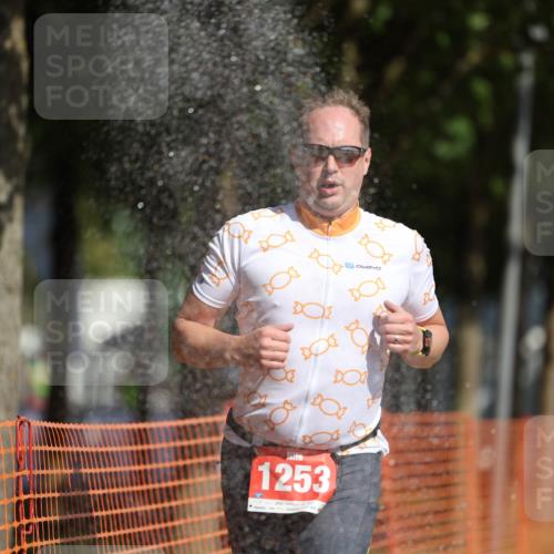 07.09.2025 - 19. Norderstedt Triathlon Michael Strokosch http://msf.ph/oto/8815745 07.09.2025 11:45:23 Laufen 1166, 1253 meine-sportfotos.de
