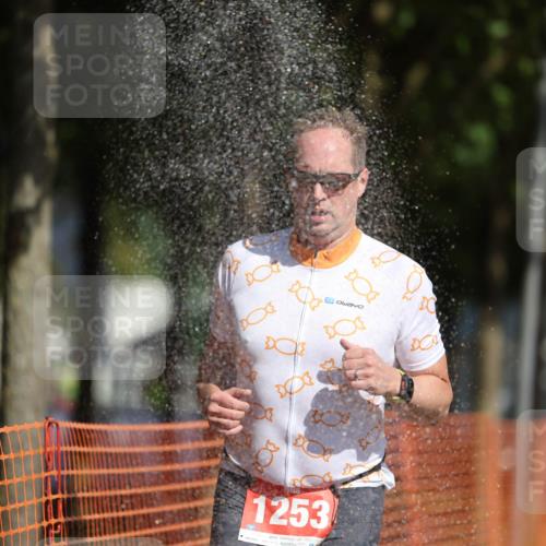 07.09.2025 - 19. Norderstedt Triathlon Michael Strokosch http://msf.ph/oto/8815752 07.09.2025 11:45:23 Laufen 1166, 1253 meine-sportfotos.de