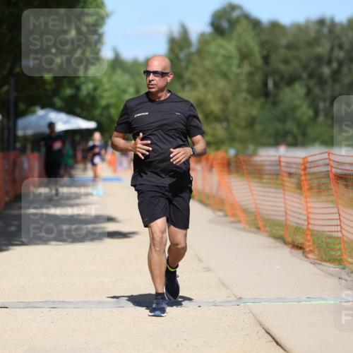 07.09.2025 - 19. Norderstedt Triathlon Michael Strokosch http://msf.ph/oto/8815792 07.09.2025 13:38:06 Laufen 141 meine-sportfotos.de