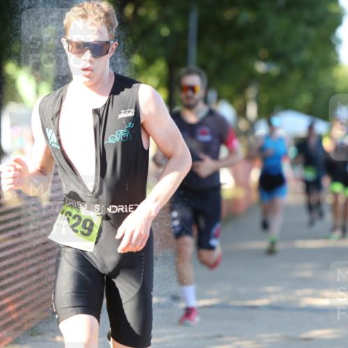 07.09.2025 - 19. Norderstedt Triathlon Michael Strokosch http://msf.ph/oto/8815795 07.09.2025 16:31:57 Laufen 397, 493, 934, 1063, 1075, 1409, 1413, 1549, 1603, 1629 meine-sportfotos.de