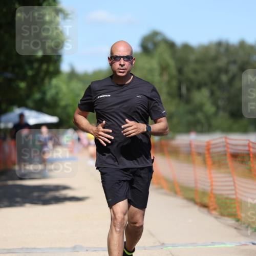 07.09.2025 - 19. Norderstedt Triathlon Michael Strokosch http://msf.ph/oto/8815831 07.09.2025 13:38:08 Laufen 141, 232 meine-sportfotos.de