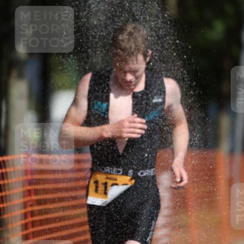 07.09.2025 - 19. Norderstedt Triathlon Michael Strokosch http://msf.ph/oto/8815844 07.09.2025 11:45:28 Laufen 1166 meine-sportfotos.de