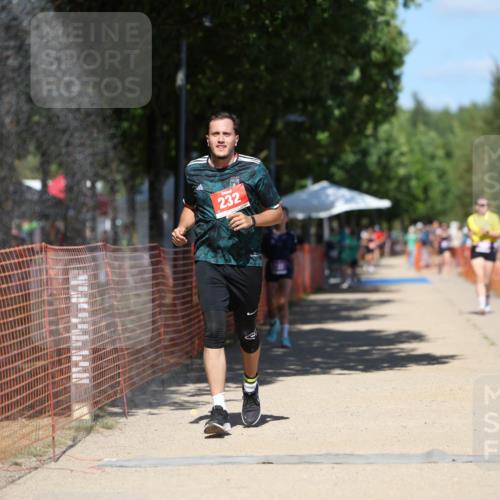 07.09.2025 - 19. Norderstedt Triathlon Michael Strokosch http://msf.ph/oto/8815857 07.09.2025 13:38:15 Laufen 232, 333 meine-sportfotos.de