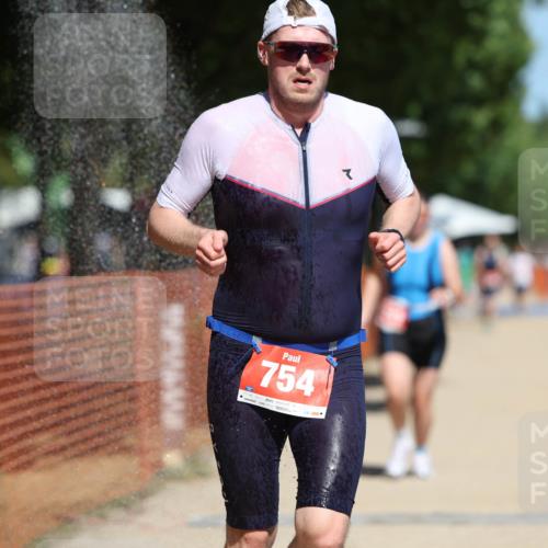 07.09.2025 - 19. Norderstedt Triathlon Michael Strokosch http://msf.ph/oto/8815860 07.09.2025 12:56:39 Laufen 754, 1243, 1373 meine-sportfotos.de