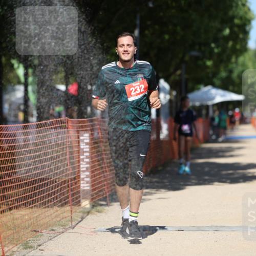 07.09.2025 - 19. Norderstedt Triathlon Michael Strokosch http://msf.ph/oto/8815896 07.09.2025 13:38:16 Laufen 232, 333 meine-sportfotos.de