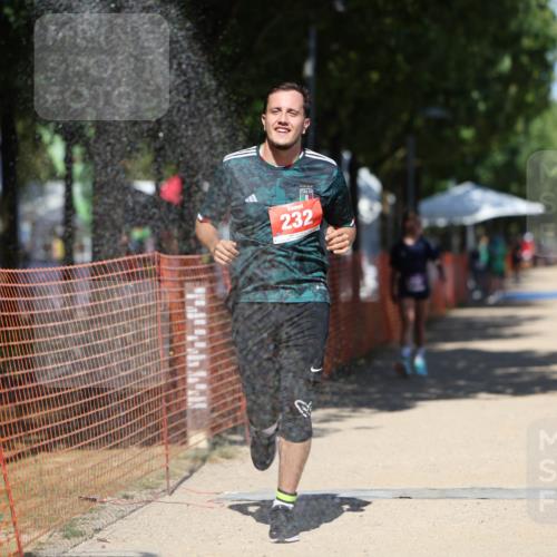 07.09.2025 - 19. Norderstedt Triathlon Michael Strokosch http://msf.ph/oto/8815908 07.09.2025 13:38:16 Laufen 232, 333 meine-sportfotos.de
