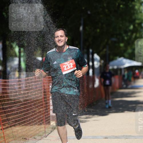 07.09.2025 - 19. Norderstedt Triathlon Michael Strokosch http://msf.ph/oto/8815923 07.09.2025 13:38:16 Laufen 232, 333 meine-sportfotos.de