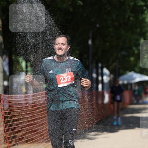 07.09.2025 - 19. Norderstedt Triathlon Michael Strokosch http://msf.ph/oto/8815941 07.09.2025 13:38:17 Laufen 232, 333 meine-sportfotos.de
