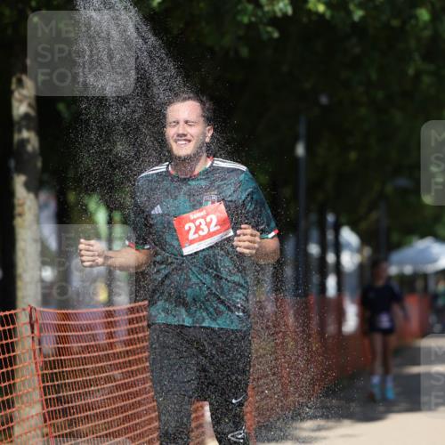 07.09.2025 - 19. Norderstedt Triathlon Michael Strokosch http://msf.ph/oto/8815948 07.09.2025 13:38:17 Laufen 232, 333 meine-sportfotos.de