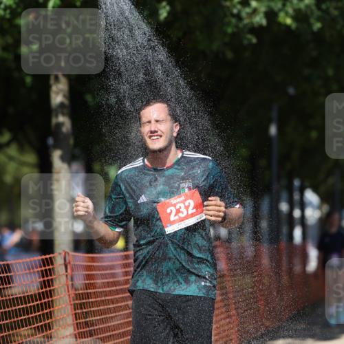 07.09.2025 - 19. Norderstedt Triathlon Michael Strokosch http://msf.ph/oto/8815957 07.09.2025 13:38:17 Laufen 232, 333 meine-sportfotos.de
