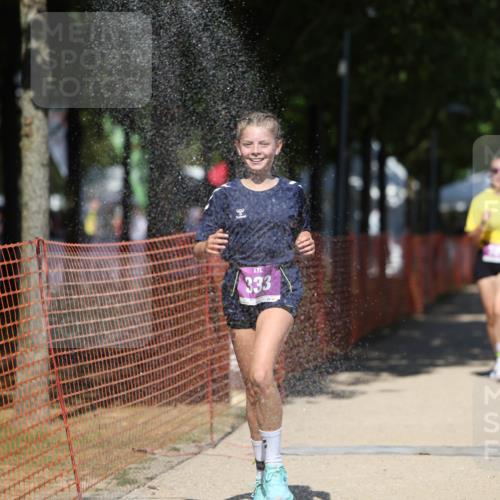 07.09.2025 - 19. Norderstedt Triathlon Michael Strokosch http://msf.ph/oto/8816001 07.09.2025 13:38:23 Laufen 329, 333 meine-sportfotos.de