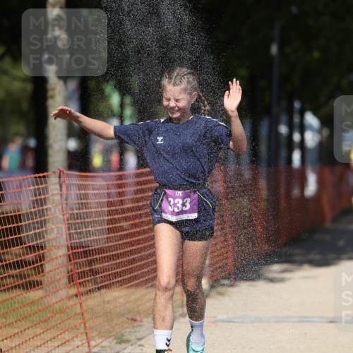 07.09.2025 - 19. Norderstedt Triathlon Michael Strokosch http://msf.ph/oto/8816016 07.09.2025 13:38:23 Laufen 329, 333 meine-sportfotos.de