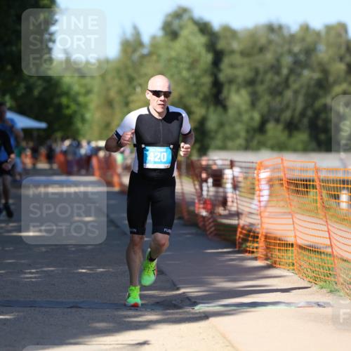 07.09.2025 - 19. Norderstedt Triathlon Michael Strokosch http://msf.ph/oto/8816037 07.09.2025 15:34:42 Laufen 420, 427 meine-sportfotos.de