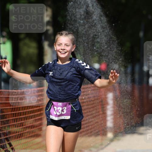 07.09.2025 - 19. Norderstedt Triathlon Michael Strokosch http://msf.ph/oto/8816052 07.09.2025 13:38:24 Laufen 329, 333 meine-sportfotos.de