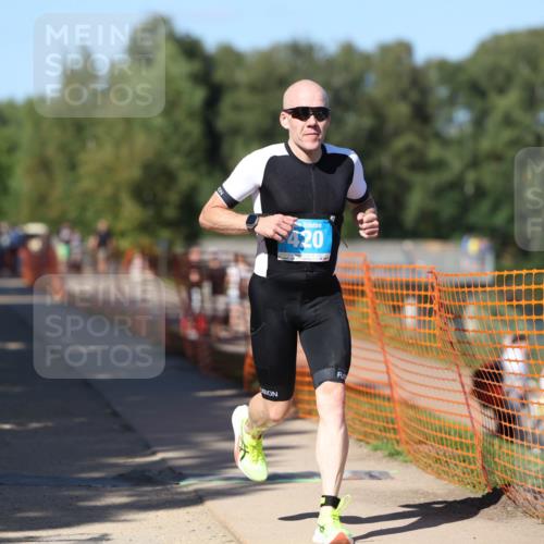 07.09.2025 - 19. Norderstedt Triathlon Michael Strokosch http://msf.ph/oto/8816058 07.09.2025 15:34:43 Laufen 420, 427 meine-sportfotos.de