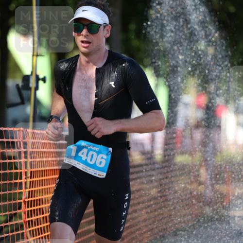 07.09.2025 - 19. Norderstedt Triathlon Michael Strokosch http://msf.ph/oto/8816099 07.09.2025 15:34:46 Laufen 420, 427 meine-sportfotos.de