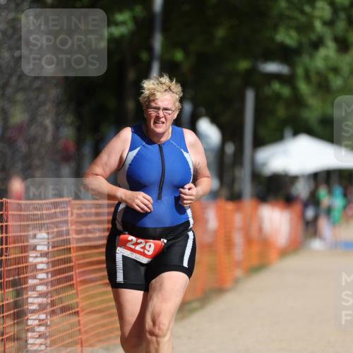 07.09.2025 - 19. Norderstedt Triathlon Michael Strokosch http://msf.ph/oto/8816172 07.09.2025 11:45:44 Laufen 229 meine-sportfotos.de