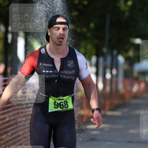 07.09.2025 - 19. Norderstedt Triathlon Michael Strokosch http://msf.ph/oto/8816200 07.09.2025 15:35:22 Laufen 364, 968, 1000, 1462 meine-sportfotos.de