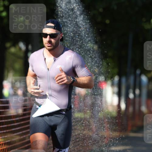 07.09.2025 - 19. Norderstedt Triathlon Michael Strokosch http://msf.ph/oto/8816262 07.09.2025 15:35:35 Laufen 452, 1502 meine-sportfotos.de