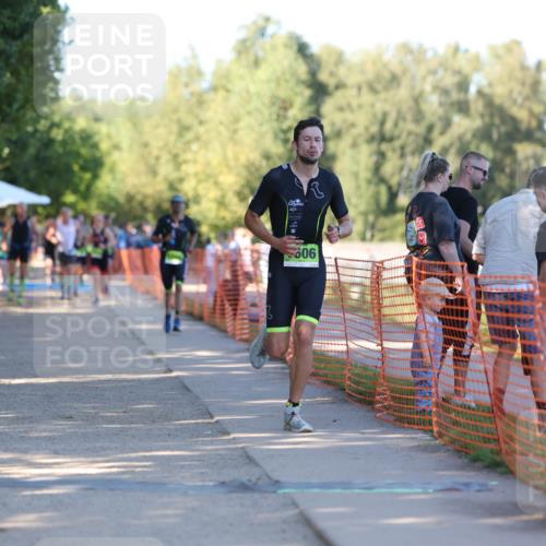 07.09.2025 - 19. Norderstedt Triathlon Michael Strokosch http://msf.ph/oto/8816286 07.09.2025 16:33:08 Laufen 902, 1606, 1609 meine-sportfotos.de