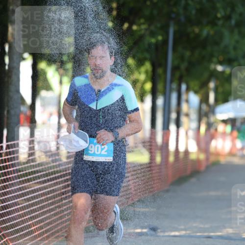 07.09.2025 - 19. Norderstedt Triathlon Michael Strokosch http://msf.ph/oto/8816312 07.09.2025 16:33:09 Laufen 902, 1606, 1609 meine-sportfotos.de