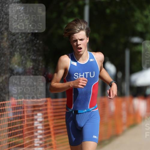07.09.2025 - 19. Norderstedt Triathlon Michael Strokosch http://msf.ph/oto/8816332 07.09.2025 11:46:01 Laufen 276, 306, 1165 meine-sportfotos.de
