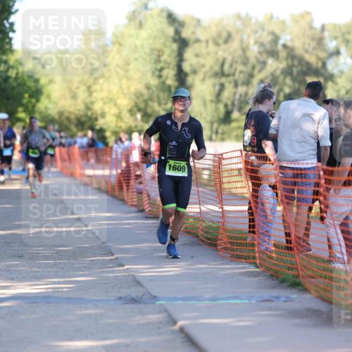 07.09.2025 - 19. Norderstedt Triathlon Michael Strokosch http://msf.ph/oto/8816341 07.09.2025 16:33:13 Laufen 518, 902, 1072, 1606, 1609 meine-sportfotos.de