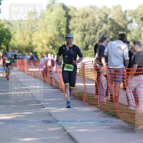 07.09.2025 - 19. Norderstedt Triathlon Michael Strokosch http://msf.ph/oto/8816342 07.09.2025 16:33:13 Laufen 518, 902, 1072, 1606, 1609 meine-sportfotos.de