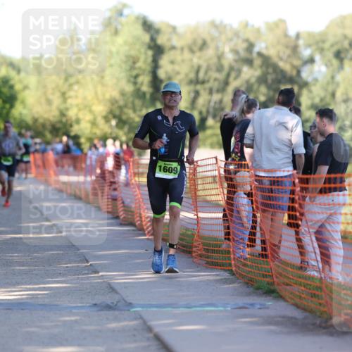 07.09.2025 - 19. Norderstedt Triathlon Michael Strokosch http://msf.ph/oto/8816347 07.09.2025 16:33:13 Laufen 518, 902, 1072, 1606, 1609 meine-sportfotos.de