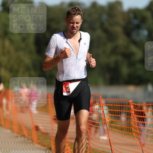07.09.2025 - 19. Norderstedt Triathlon Michael Strokosch http://msf.ph/oto/8816352 07.09.2025 11:46:03 Laufen 276, 306, 1165 meine-sportfotos.de