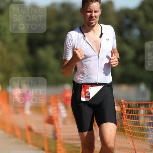 07.09.2025 - 19. Norderstedt Triathlon Michael Strokosch http://msf.ph/oto/8816372 07.09.2025 11:46:04 Laufen 276, 306, 1165 meine-sportfotos.de
