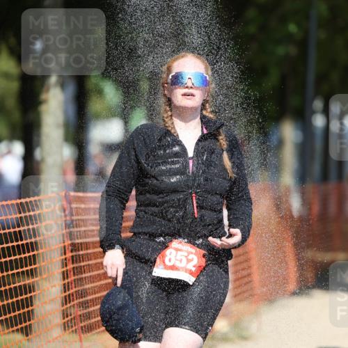 07.09.2025 - 19. Norderstedt Triathlon Michael Strokosch http://msf.ph/oto/8816446 07.09.2025 12:57:16 Laufen 766, 852, 898, 1231, 1268, 1309 meine-sportfotos.de