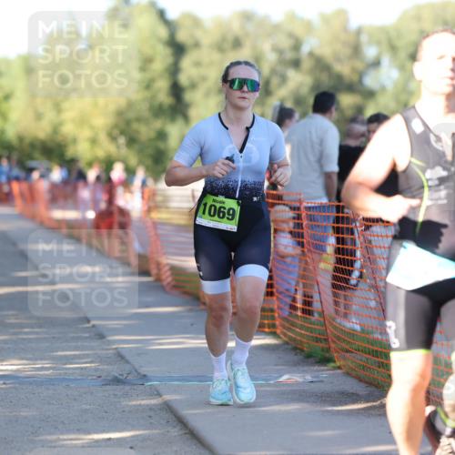 07.09.2025 - 19. Norderstedt Triathlon Michael Strokosch http://msf.ph/oto/8816625 07.09.2025 16:33:59 Laufen 894, 1069, 1106, 1427, 1552, 1626 meine-sportfotos.de